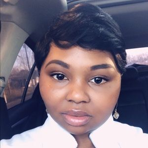 🌻Meet your Posher, Christy🌻